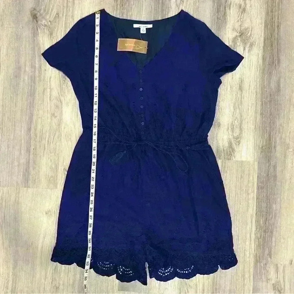 NWT MiAmi Francesca’s V Neck Navy Crochet Short Sleeve Cotton Romper Size L - Picture 8 of 8